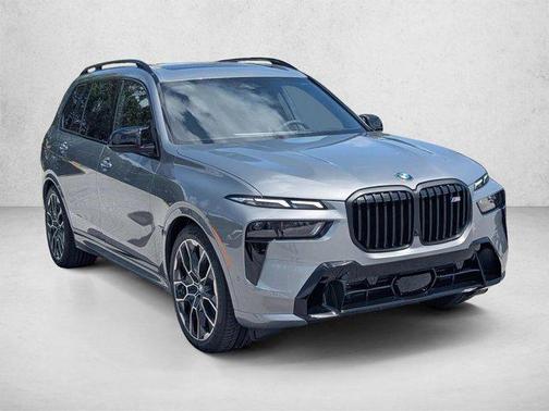 Skyscraper Grey Metallic 2026 BMW X7 M60i