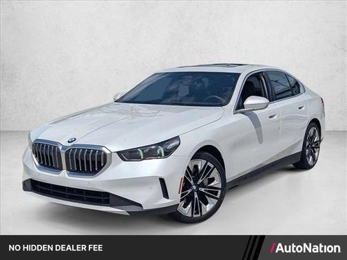 Mineral White Metallic 2024 BMW 530 530i