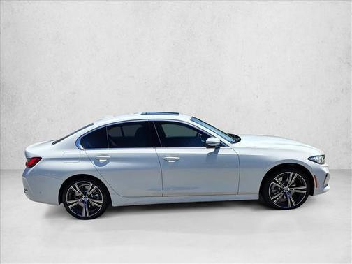 Alpine White 2024 BMW 330 330i