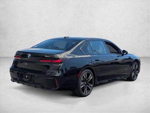 2025 BMW 740 i xDrive