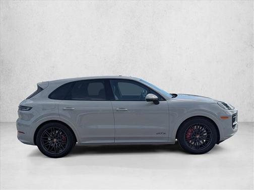 2025 Porsche Cayenne GTS
