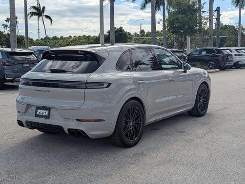 2025 Porsche Cayenne GTS