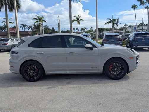 2025 Porsche Cayenne GTS