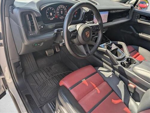 2025 Porsche Cayenne GTS