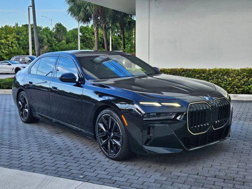 2025 BMW 740 i
