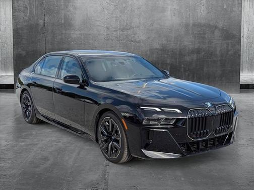 2025 BMW 740 i