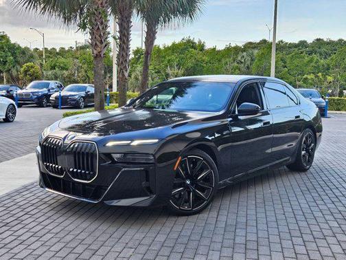2025 BMW 740 i