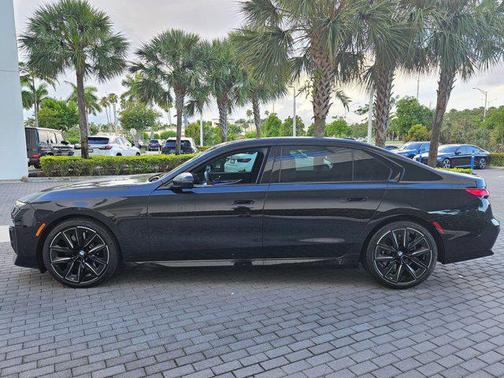 2025 BMW 740 i