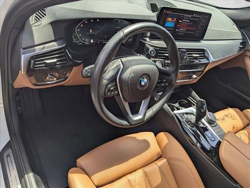 Alpine White 2023 BMW 530 i