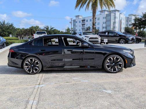 Carbon Black Metallic 2024 BMW i5 eDrive40