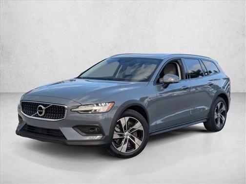 2022 Volvo V60 Cross Country T5