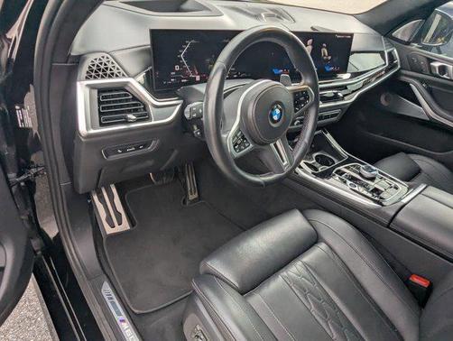 Black Sapphire Metallic 2024 BMW X7 M60i