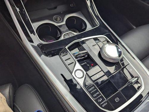 Black Sapphire Metallic 2024 BMW X7 M60i