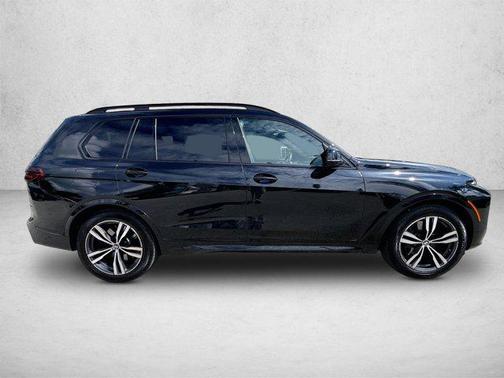 Black Sapphire Metallic 2026 BMW X7 M60i