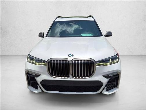 Mineral White Metallic 2021 BMW X7 M50i