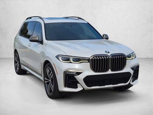 Mineral White Metallic 2021 BMW X7 M50i
