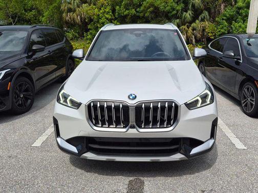 Mineral White Metallic 2023 BMW X1 xDrive28i