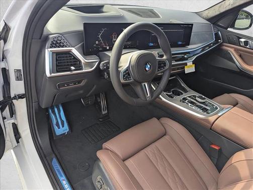 Alpine White 2027 BMW X7 M60i