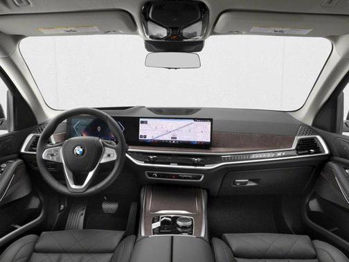 Alpine White 2027 BMW X7 M60i