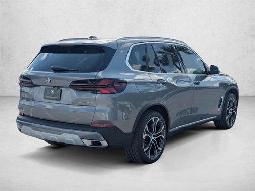 Skyscraper Grey Metallic 2026 BMW X5 sDrive40i