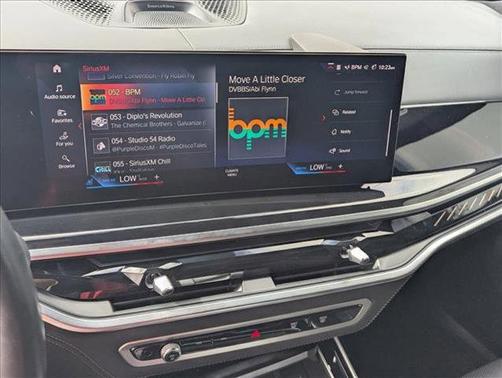 2023 BMW X7 M60i