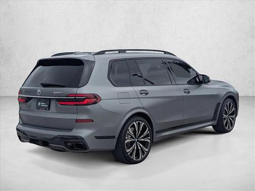 2023 BMW X7 M60i