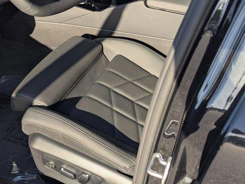 Black Sapphire Metallic 2026 BMW 530 530i