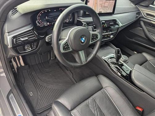 2022 BMW 530 i