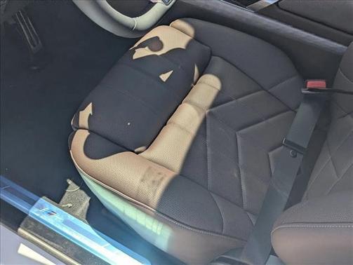 Mineral White Metallic 2026 BMW i7 eDrive50