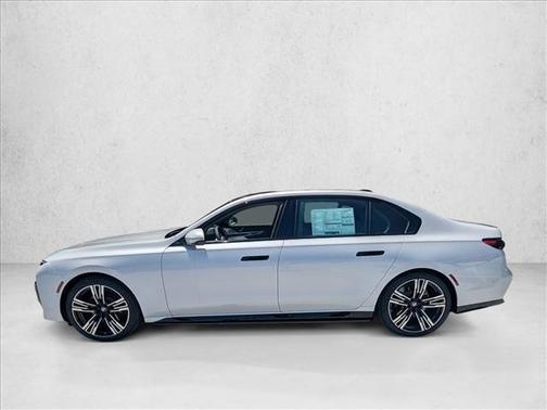 Mineral White Metallic 2026 BMW i7 eDrive50
