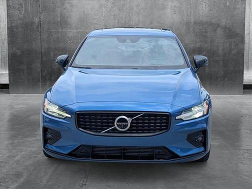 2021 Volvo S60 T5 R-Design