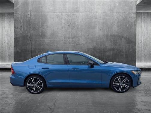2021 Volvo S60 T5 R-Design