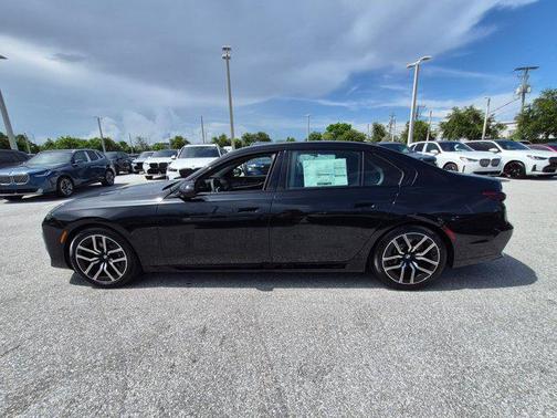 Black Sapphire Metallic 2026 BMW 740 740i