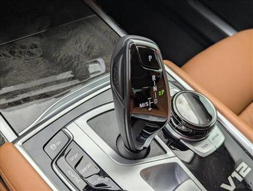 2022 BMW M760 xDrive