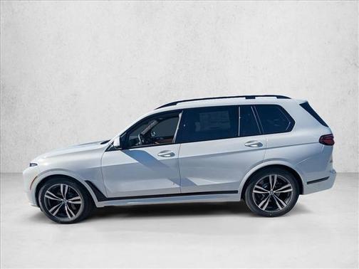 Alpine White 2027 BMW X7 xDrive40i