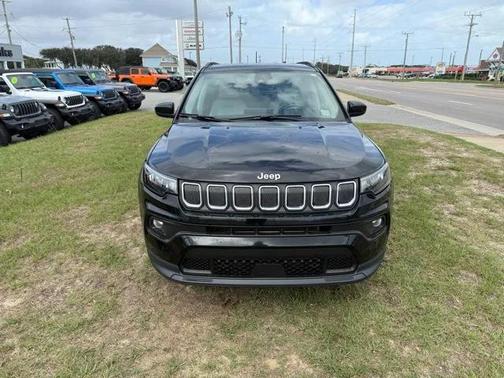 2022 Jeep Compass Latitude FWD