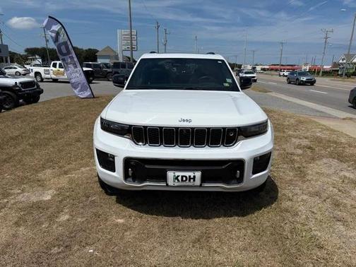 2023 Jeep Grand Cherokee Overland 4x2