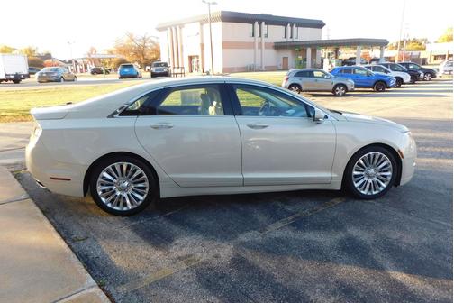 2014 Lincoln MKZ Base
