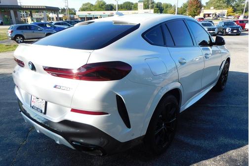 2021 BMW X6 M50i