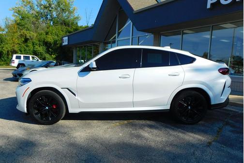 2021 BMW X6 M50i