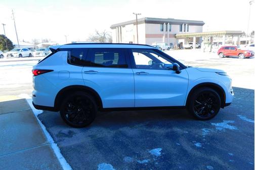 2024 Mitsubishi Outlander SEL Black Edition 2WD
