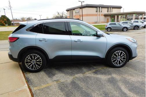 2022 Ford Escape Titanium