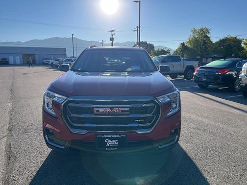 2024 GMC Terrain AWD AT4