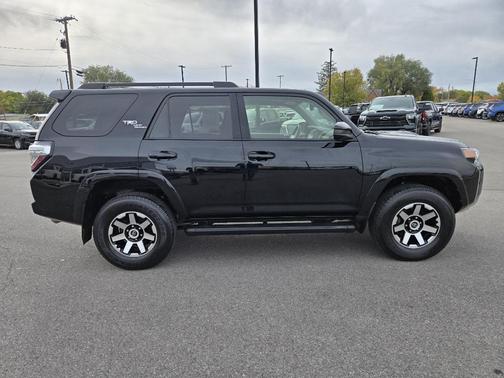 2022 Toyota 4Runner TRD Off Road