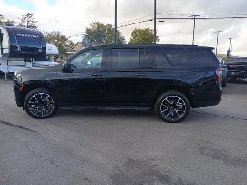 2024 Chevrolet Suburban RST