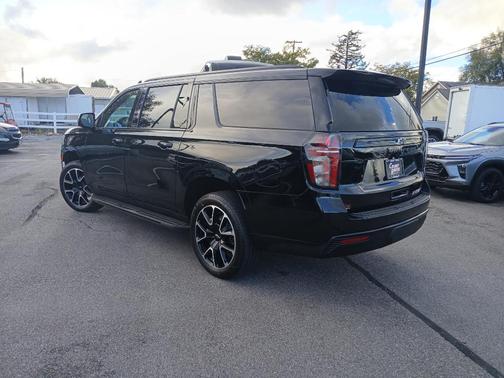 2024 Chevrolet Suburban RST