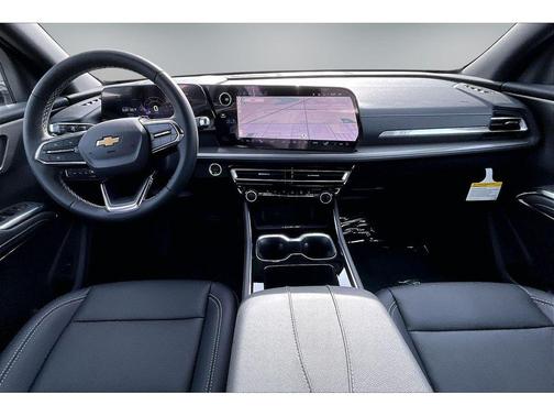 Summit White 2026 Chevrolet Traverse LT