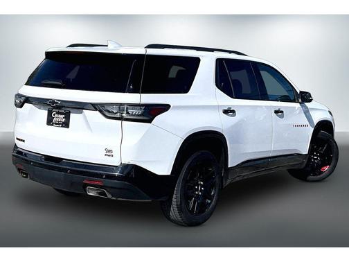 Summit White 2021 Chevrolet Traverse Premier