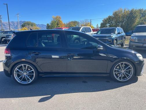 2013 Volkswagen Golf R 4-Door w/DCC & Navigation