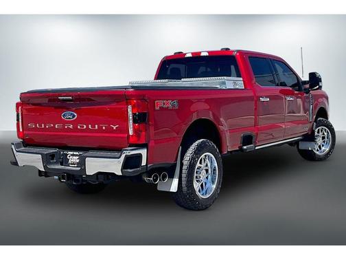 Rapid Red Metallic Tinted Clearcoat 2023 Ford F-350 Lariat